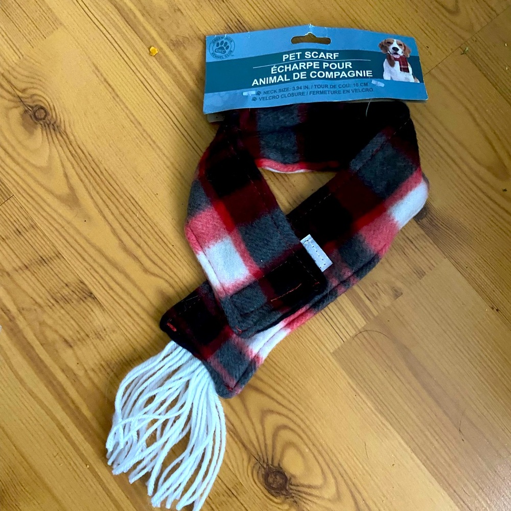 Dog Scarf, NWT, size small, plaid red black and white
